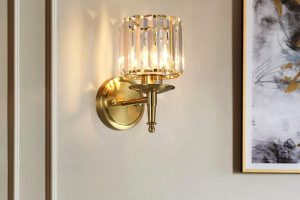 Elegant Crystal Cut Glass Wall Sconce: A Luxurious Addition to Any Space